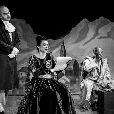 The Caucasian Chalk Circle 2023025
