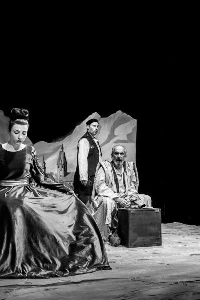 The Caucasian Chalk Circle 2023028